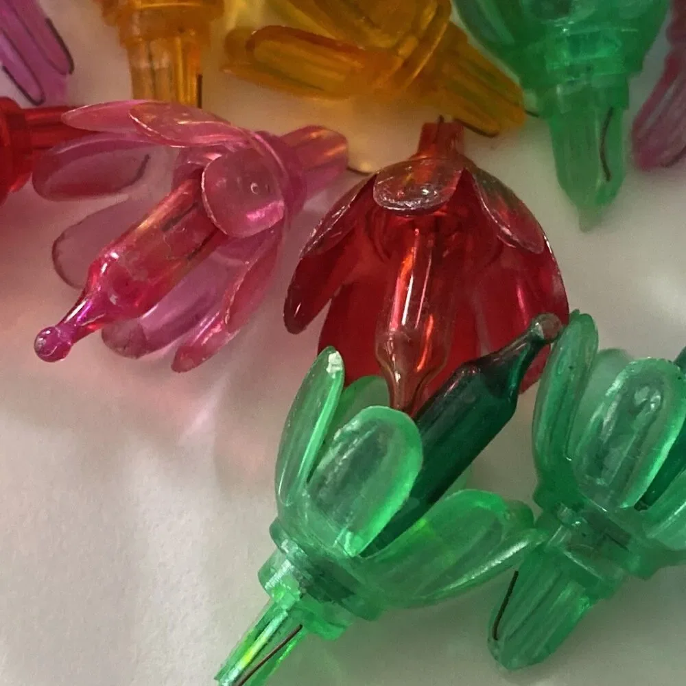 Christmas Floral Petal Plastic Light Covers (34) Reflectors w/ Bulbs Vintage